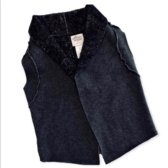 Afton St Vest - Picture 1 of 6